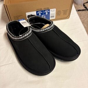 NWT Kirkland Signature Black Slip-On Shearling Slippers with Patterned Trim